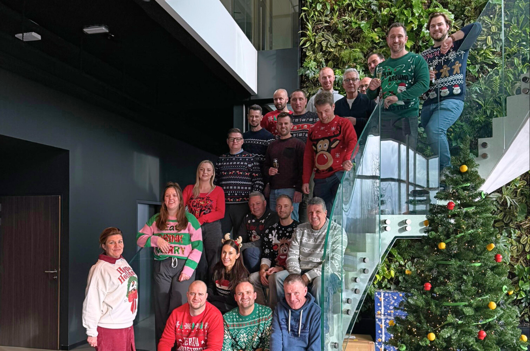 Groepsfoto van Hakron werknemers